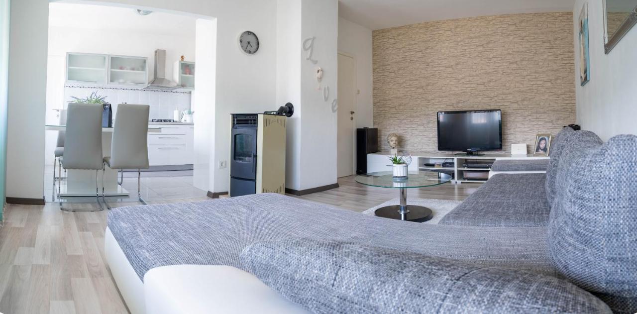 Apartman M Knin Exterior foto