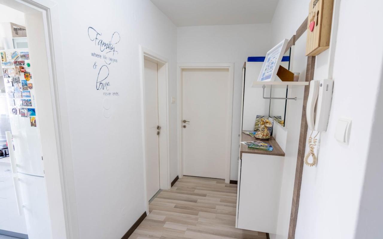 Apartman M Knin Exterior foto
