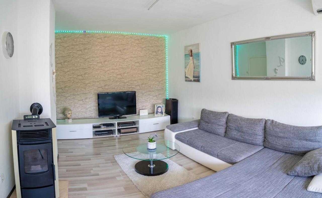Apartman M Knin Exterior foto