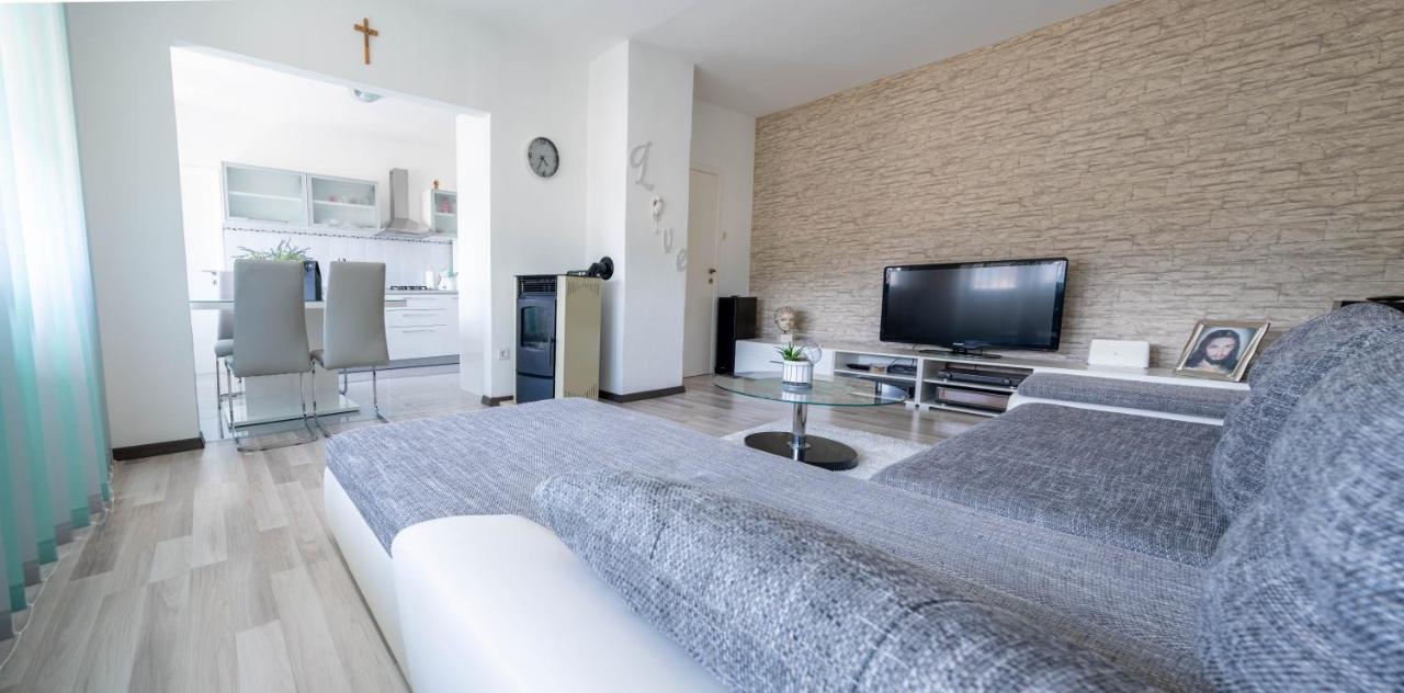 Apartman M Knin Exterior foto
