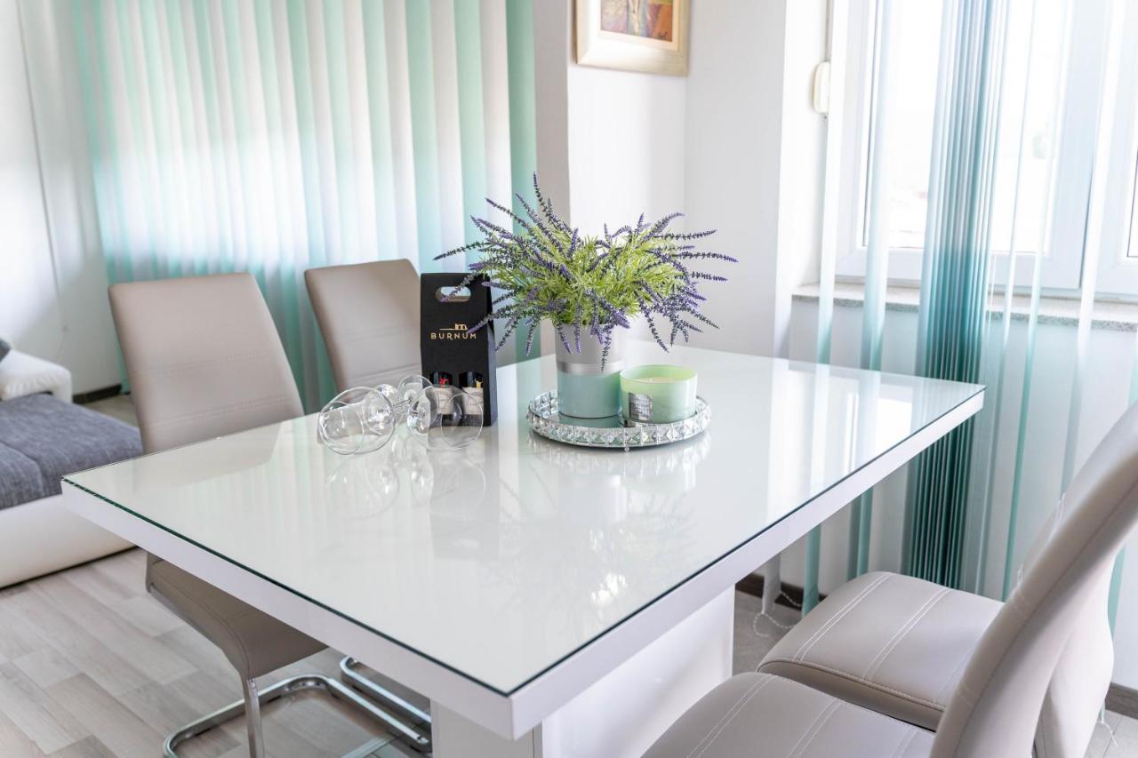 Apartman M Knin Exterior foto