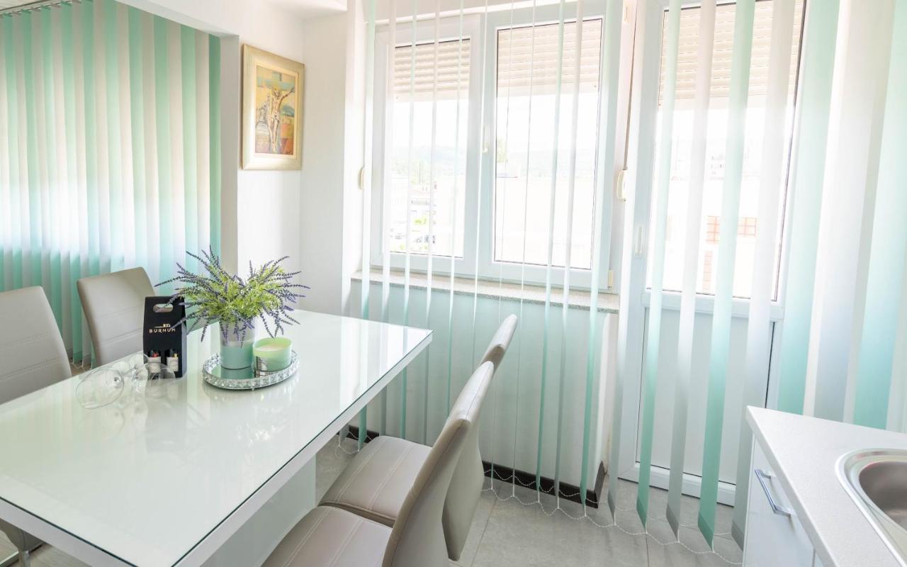 Apartman M Knin Exterior foto